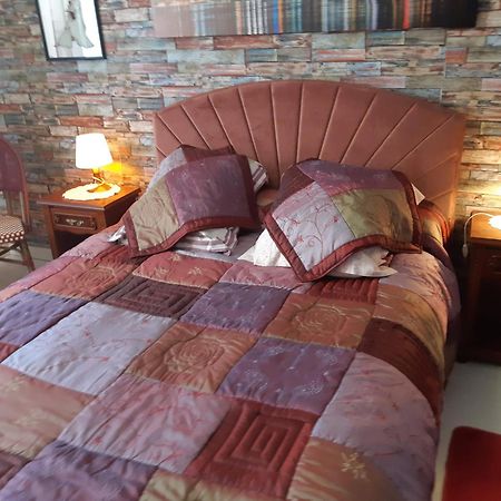 Chambre Lit Double Dans Pavillon , Chez Lilyanne Tonnay-Charente Eksteriør bilde